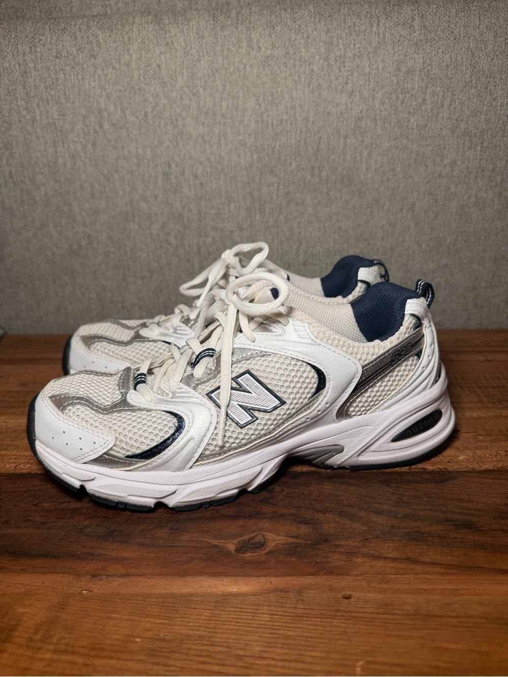 New Balance 530 MR530SG White Silver Navy Sneakers Women’s Size 5 - Picture 3 of 6